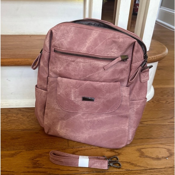 Back Packs - Picture 2 of 14